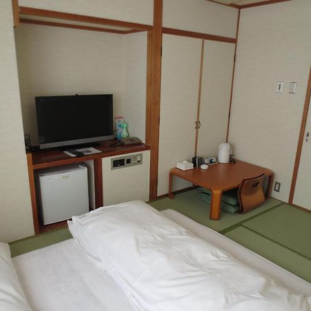 Hotel Minatoya Kōchi Стая снимка