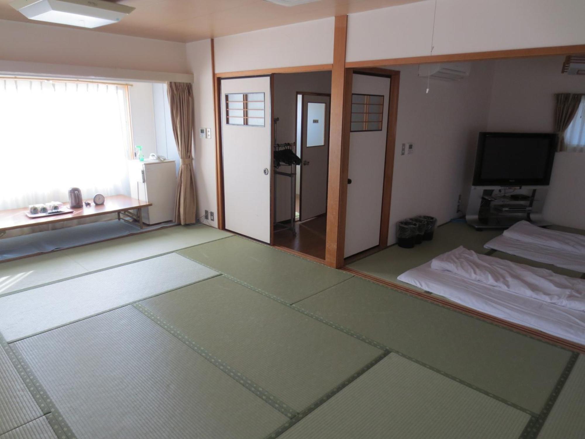 Hotel Minatoya Kōchi Стая снимка